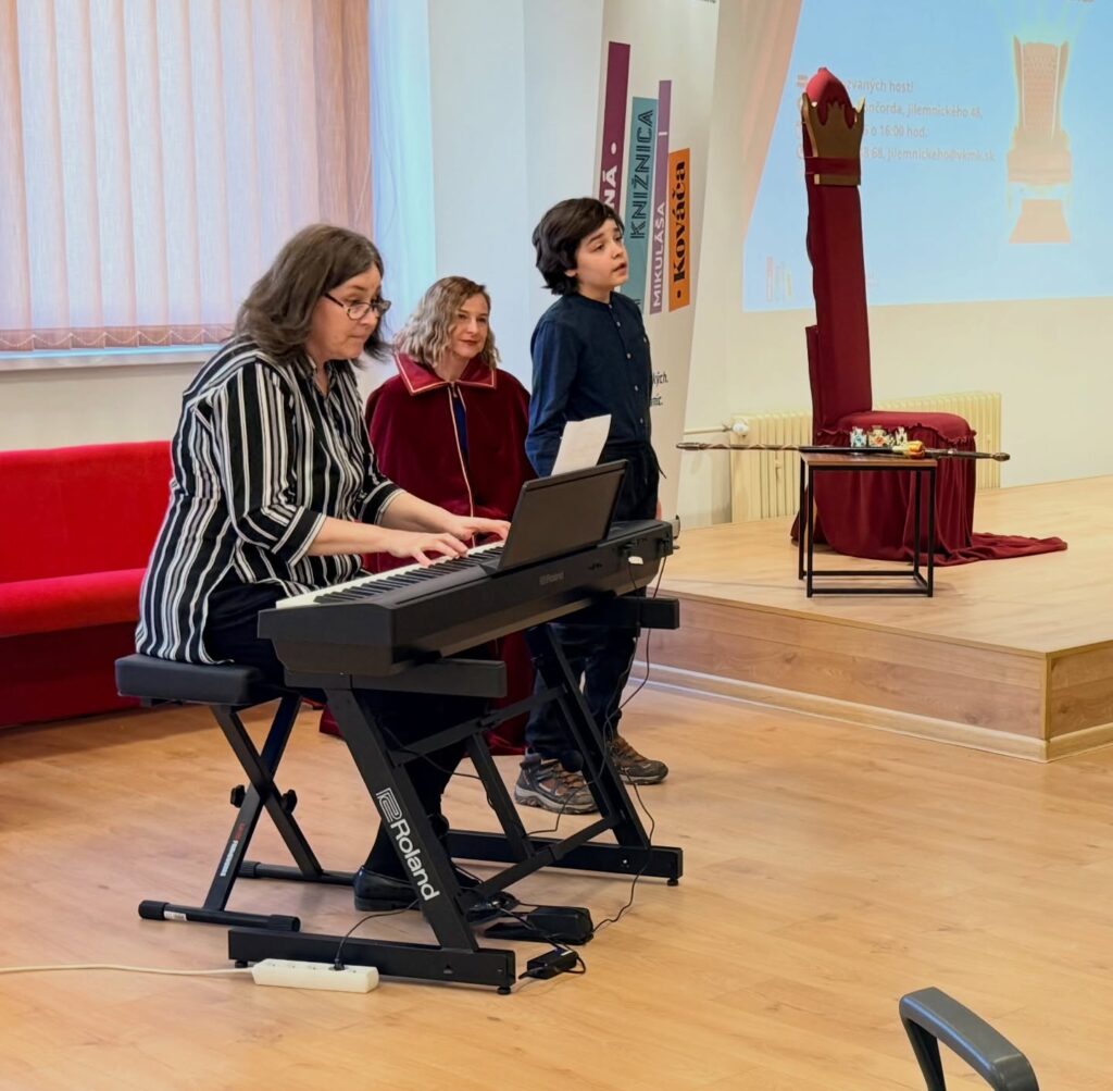 Slávnostné vyhodnotenie kráľa a kráľovnej čitateľov vo Verejnej knižnici Mikuláša Kováča – Fončorda, v Banskej Bystrici.